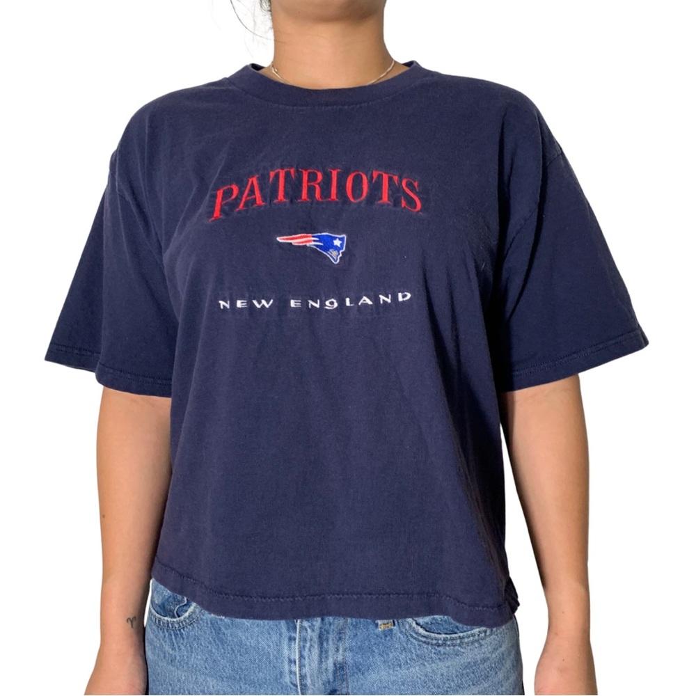 Embroidered New England Patriots Tee - Large